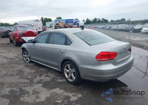 2013 Volkswagen Passat 2.5L Se из США, поврежденный, VIN 1VWBH7A37DC087822